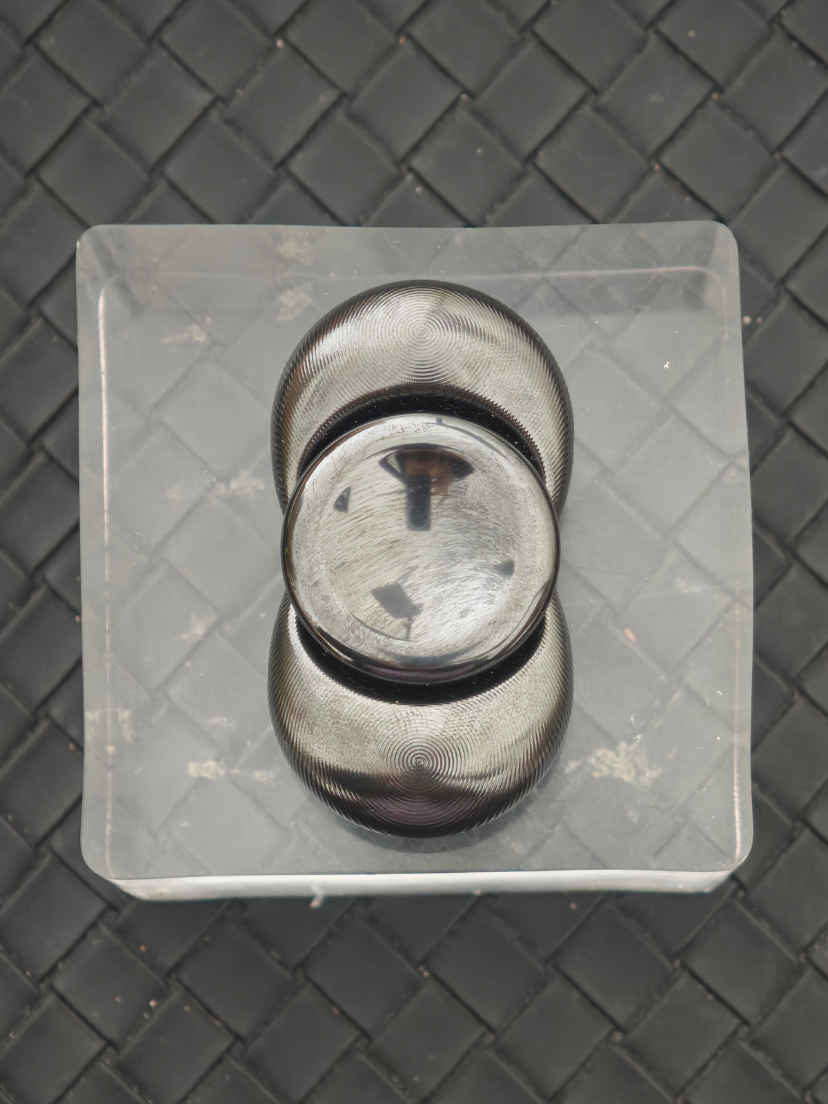 Two-Leaf Cell Zirconium