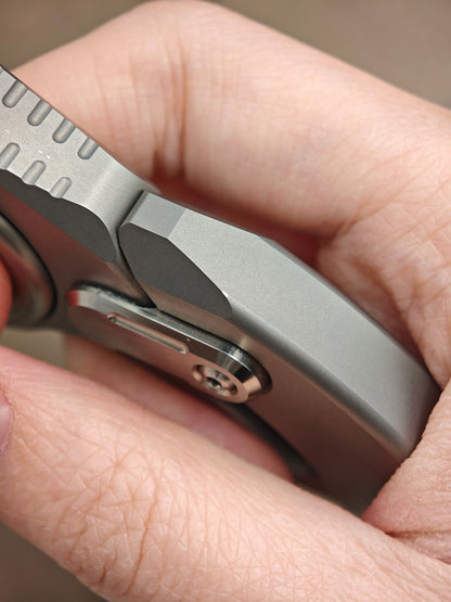 EDCELL Breaker Titanium