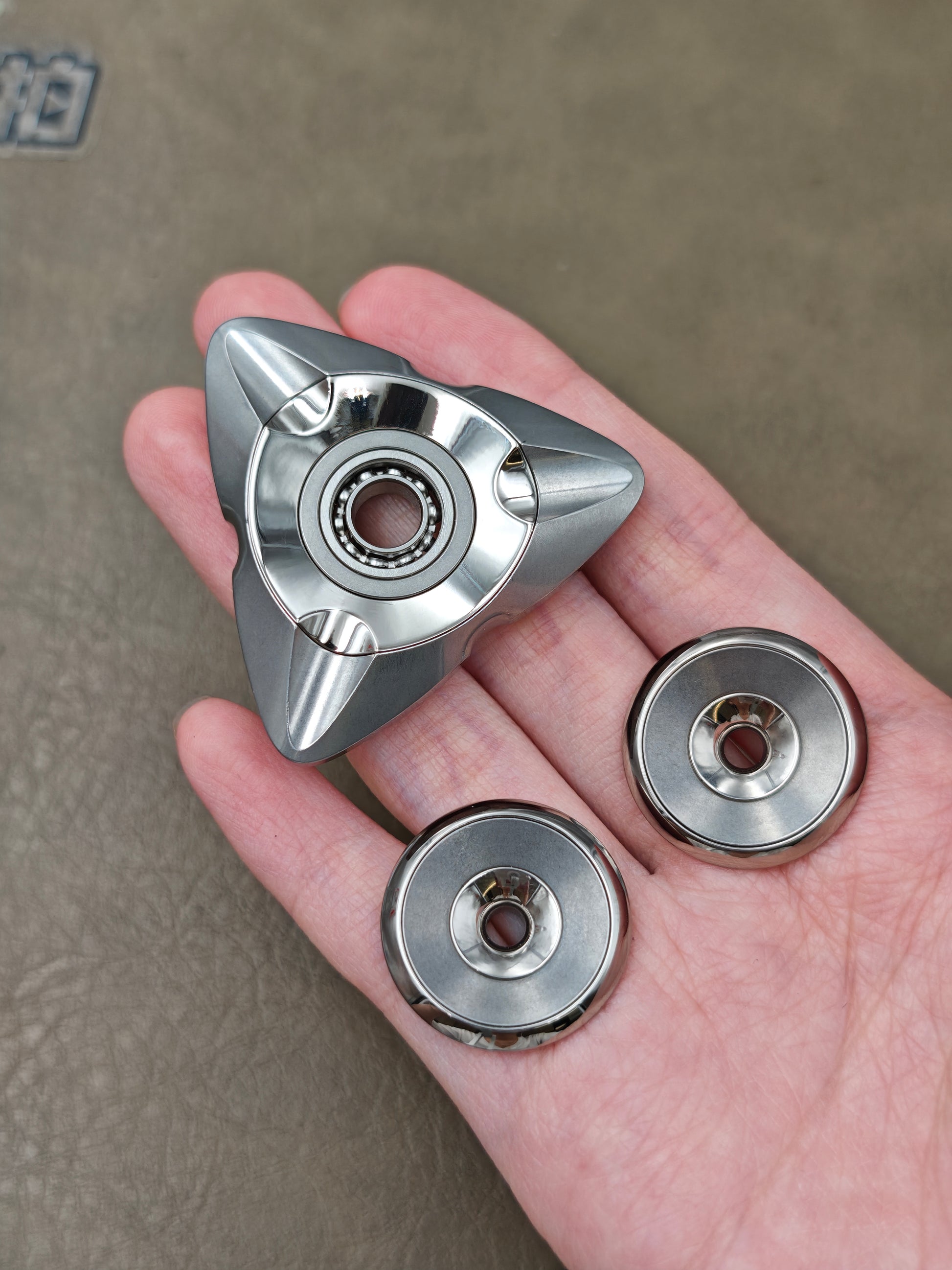 MAVE RE EST Stainless Steel Titanium