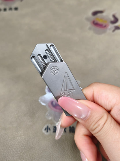 Plane Titanium