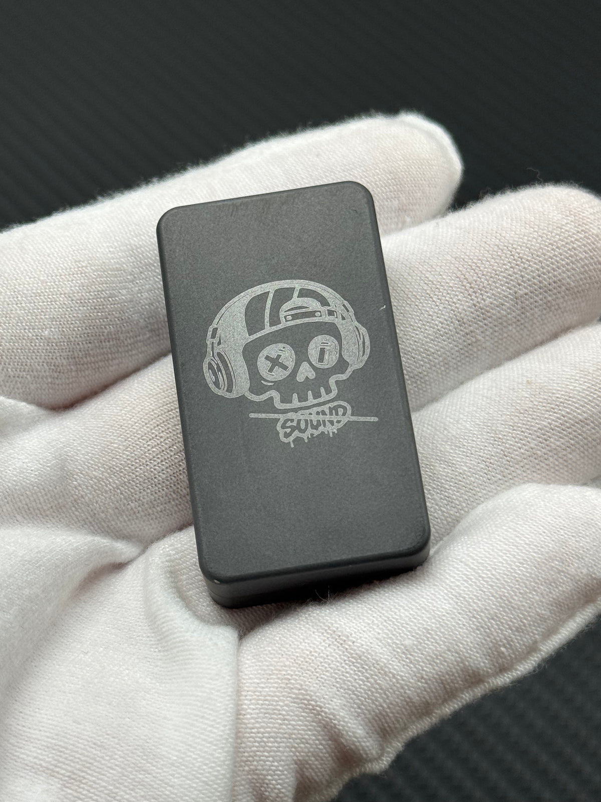 Mute Zirconium