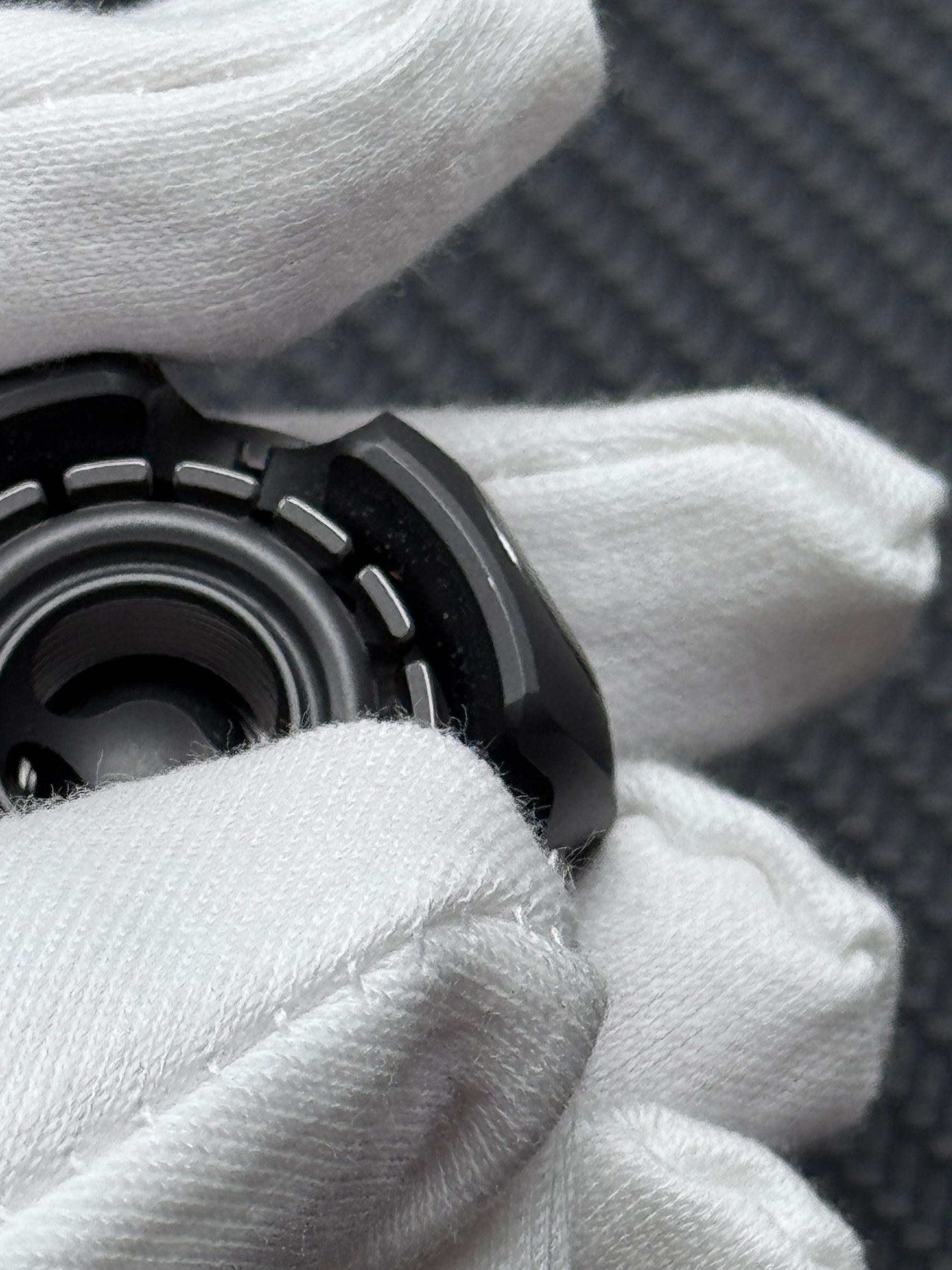 Noiz O Stainless Steel Zirconium