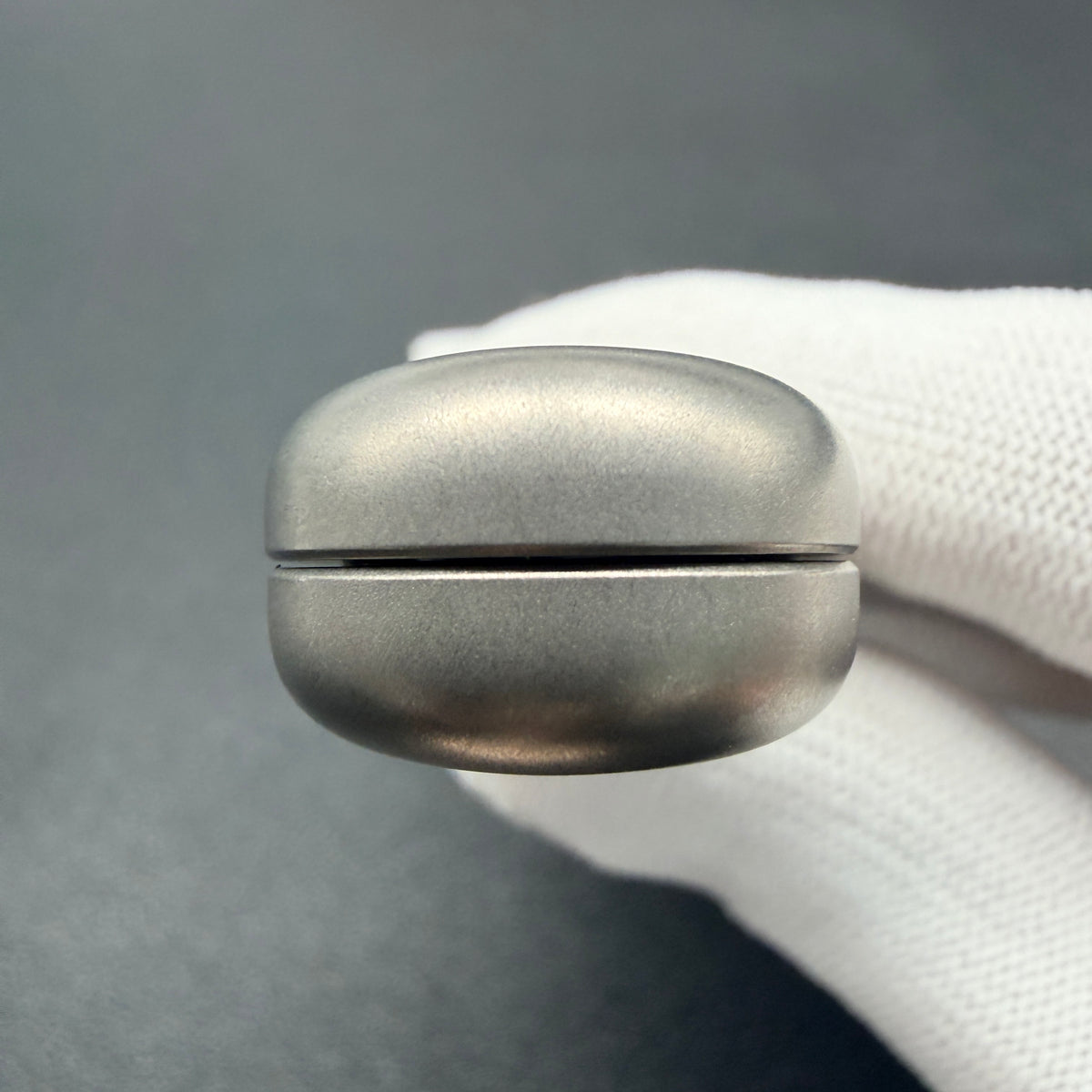 Floating Cloud Titanium