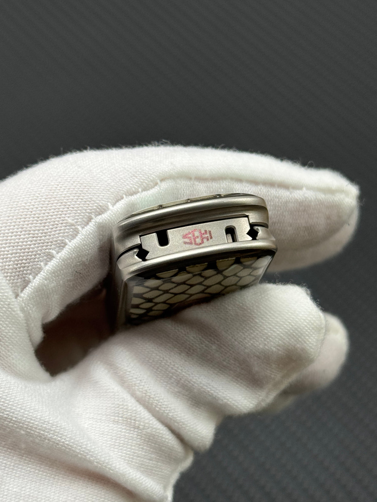Blade Edge Python Stainless Steel Resin-Sealed