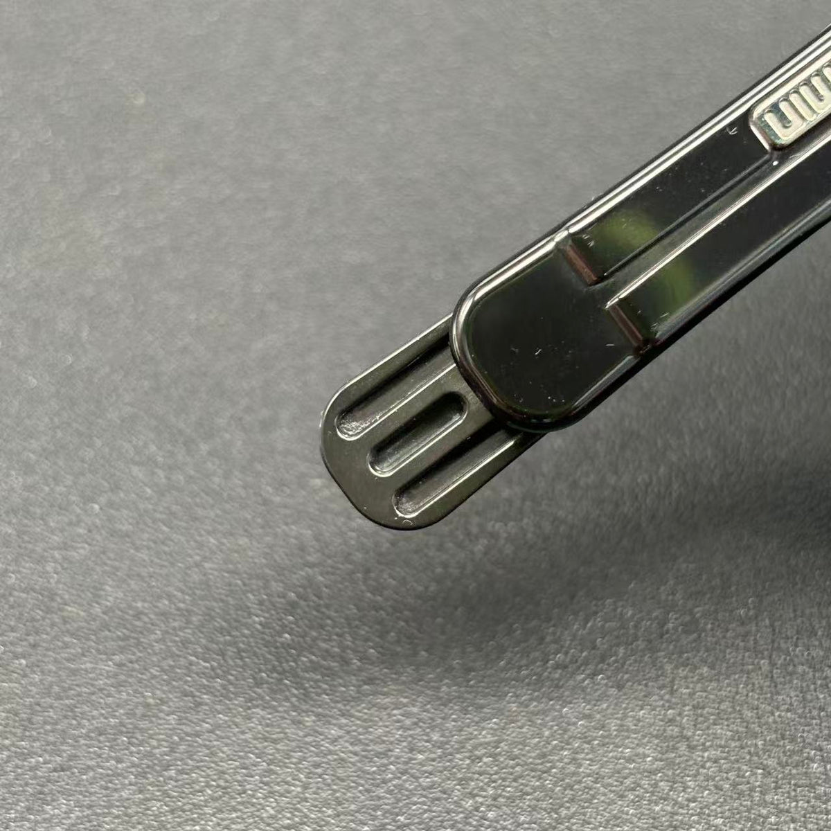 Snake Zirconium