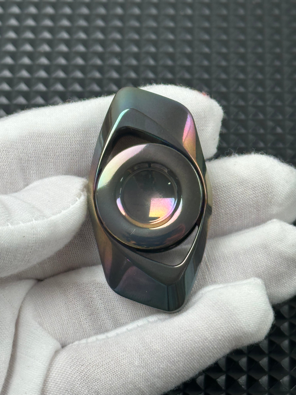 Mirror Eye Zirconium Oil Slick