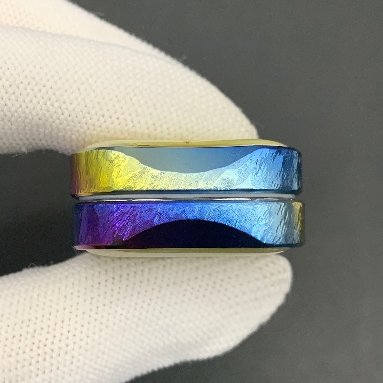 Aura Sand Titanium