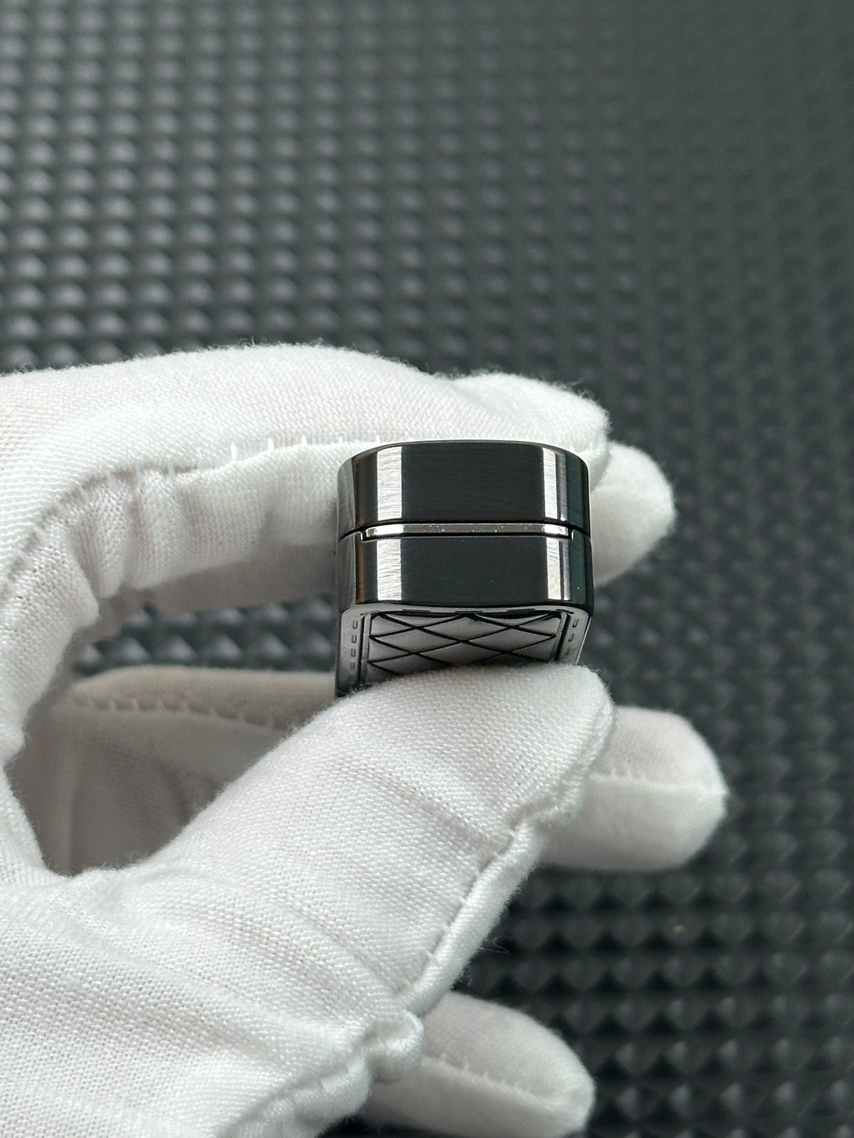 Feng Ling Zirconium Polished