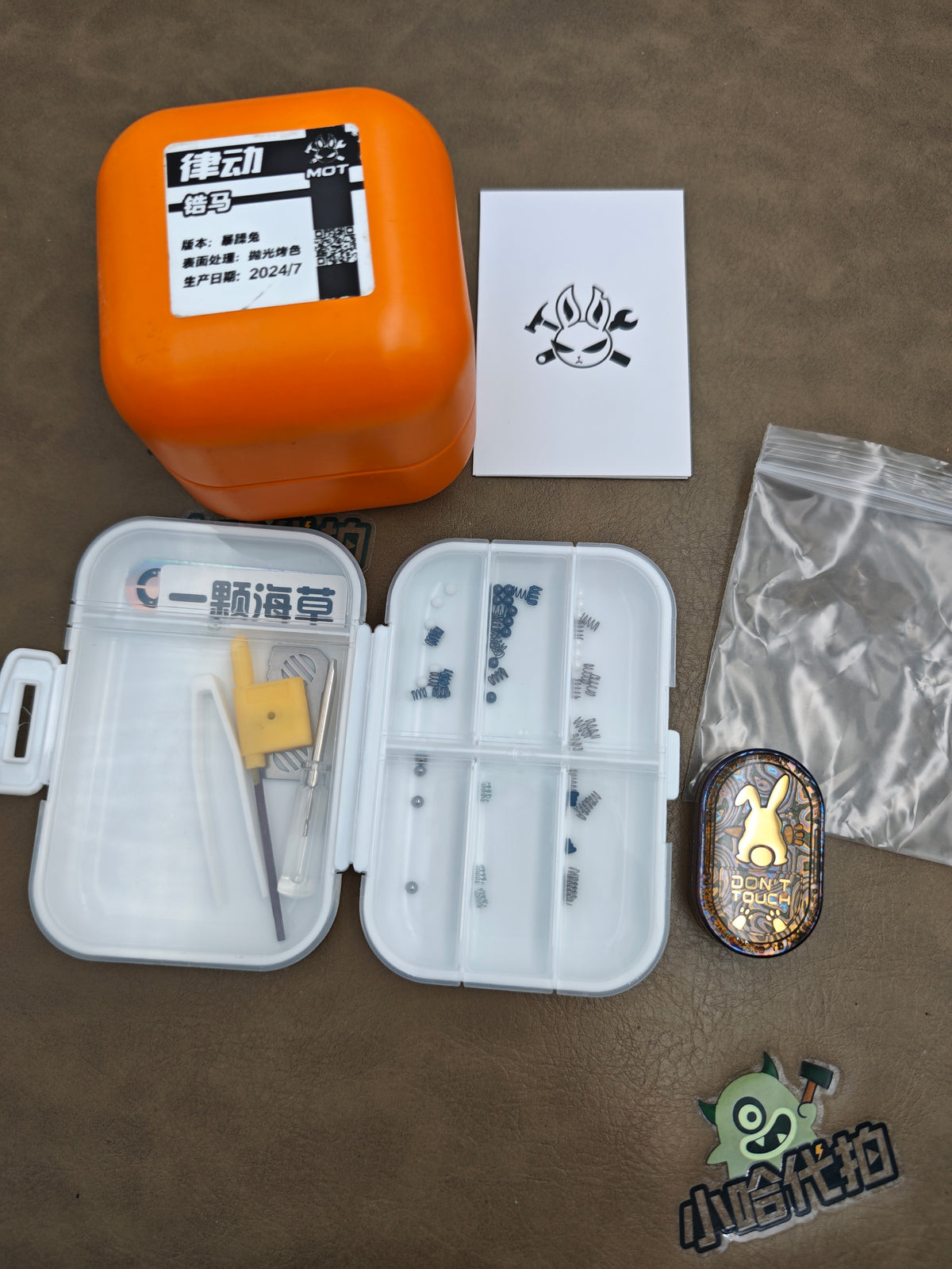 Grumpy Rabbit Rhythm Zircuti Resin-Sealed