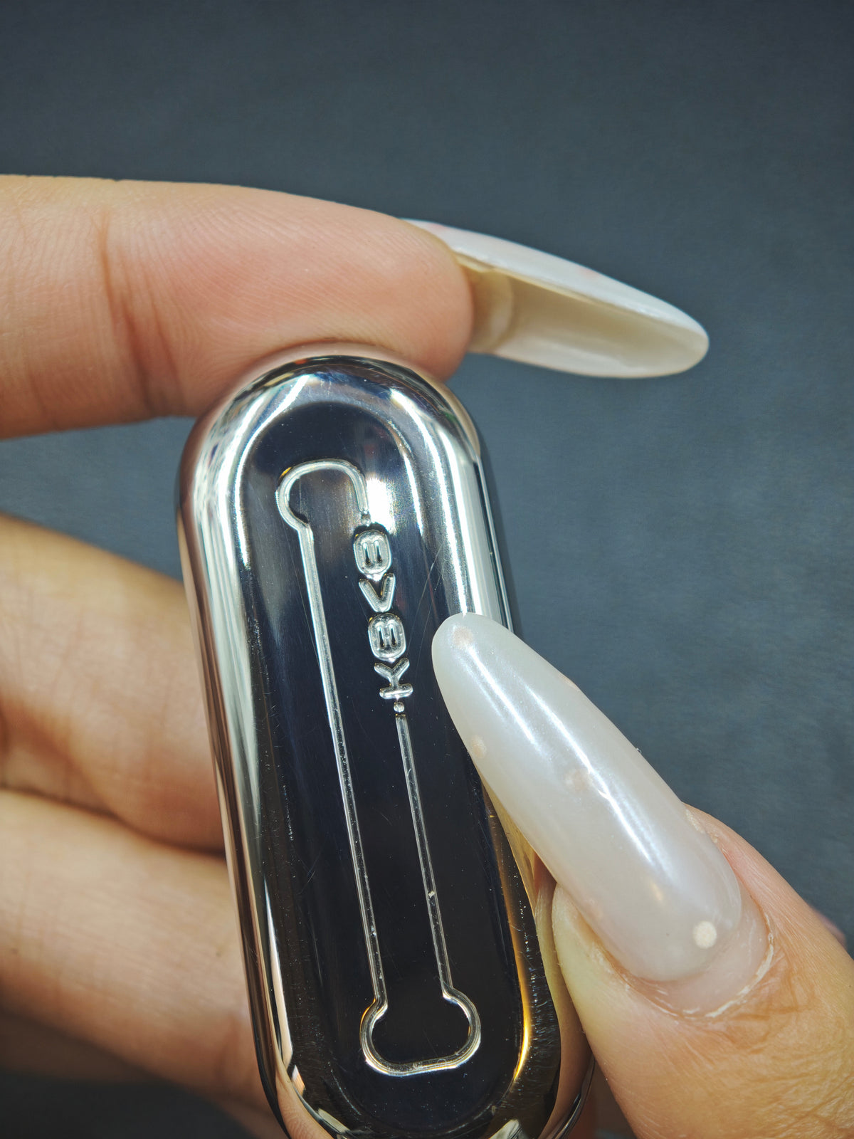 Floating Cloud Titanium