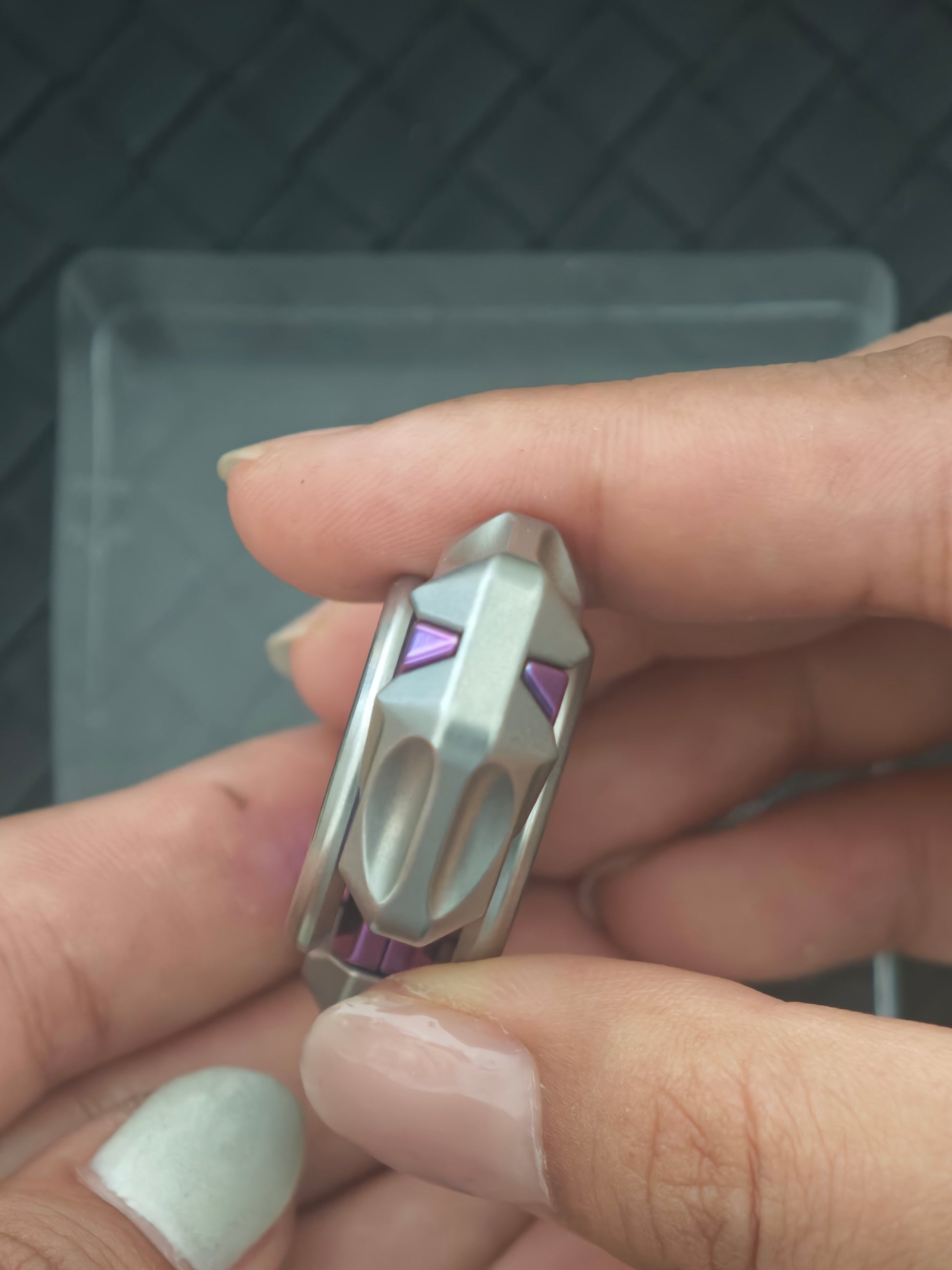 Spin Titanium Anodized