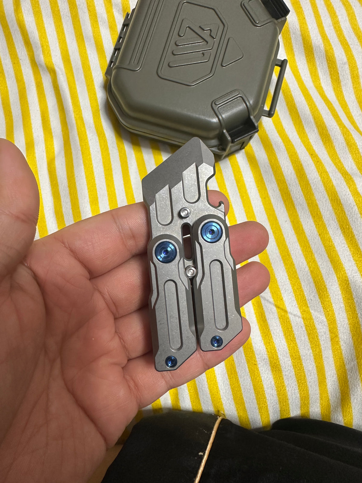 Gloom Folding Titanium
