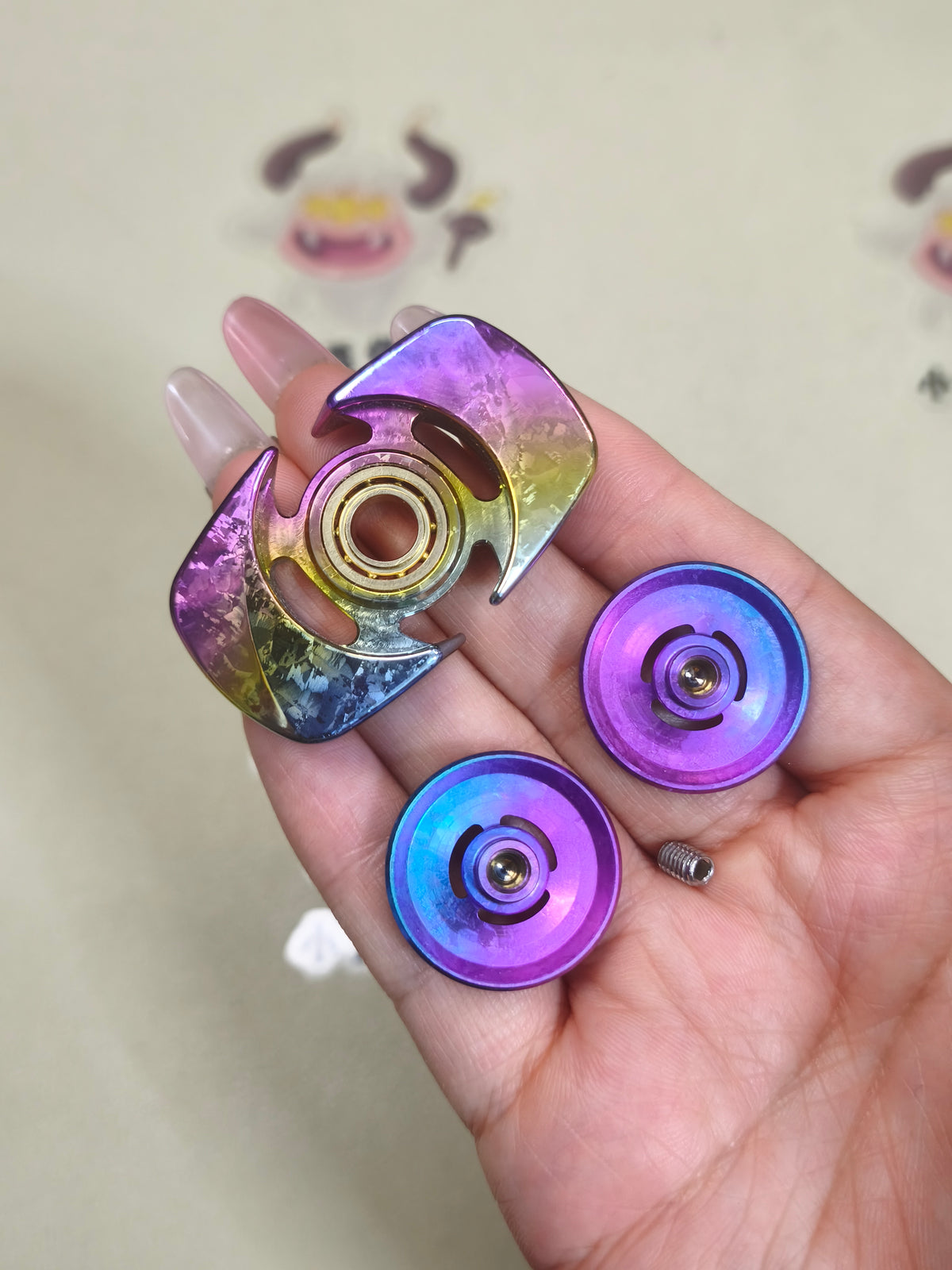 Spinner Crystallized Titanium