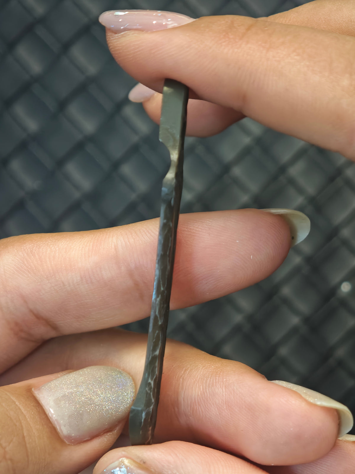 Greatsword Clip Titanium Stone Textured