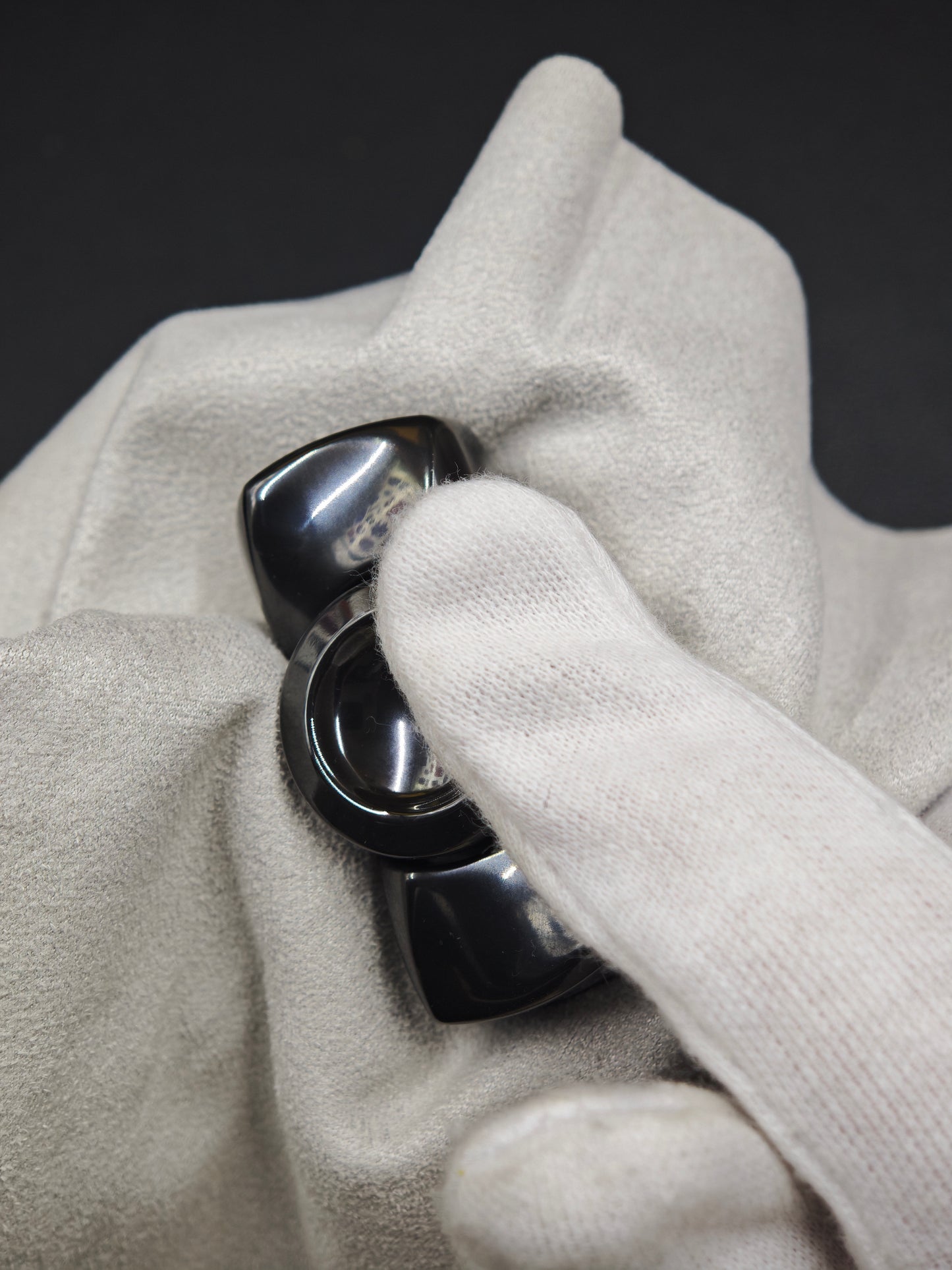 Zhen Zirconium Polished