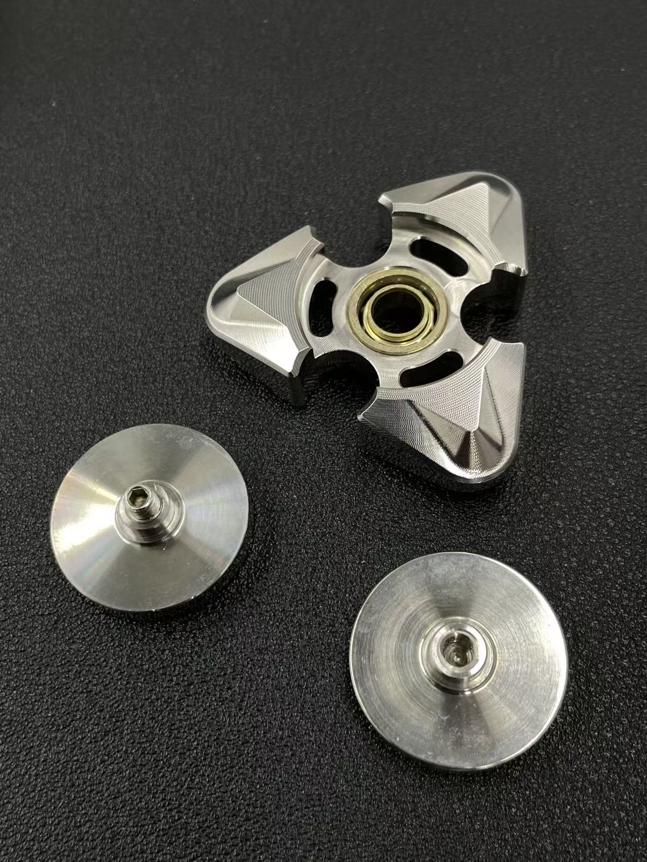 Tri Leaf Vida Stainless Steel