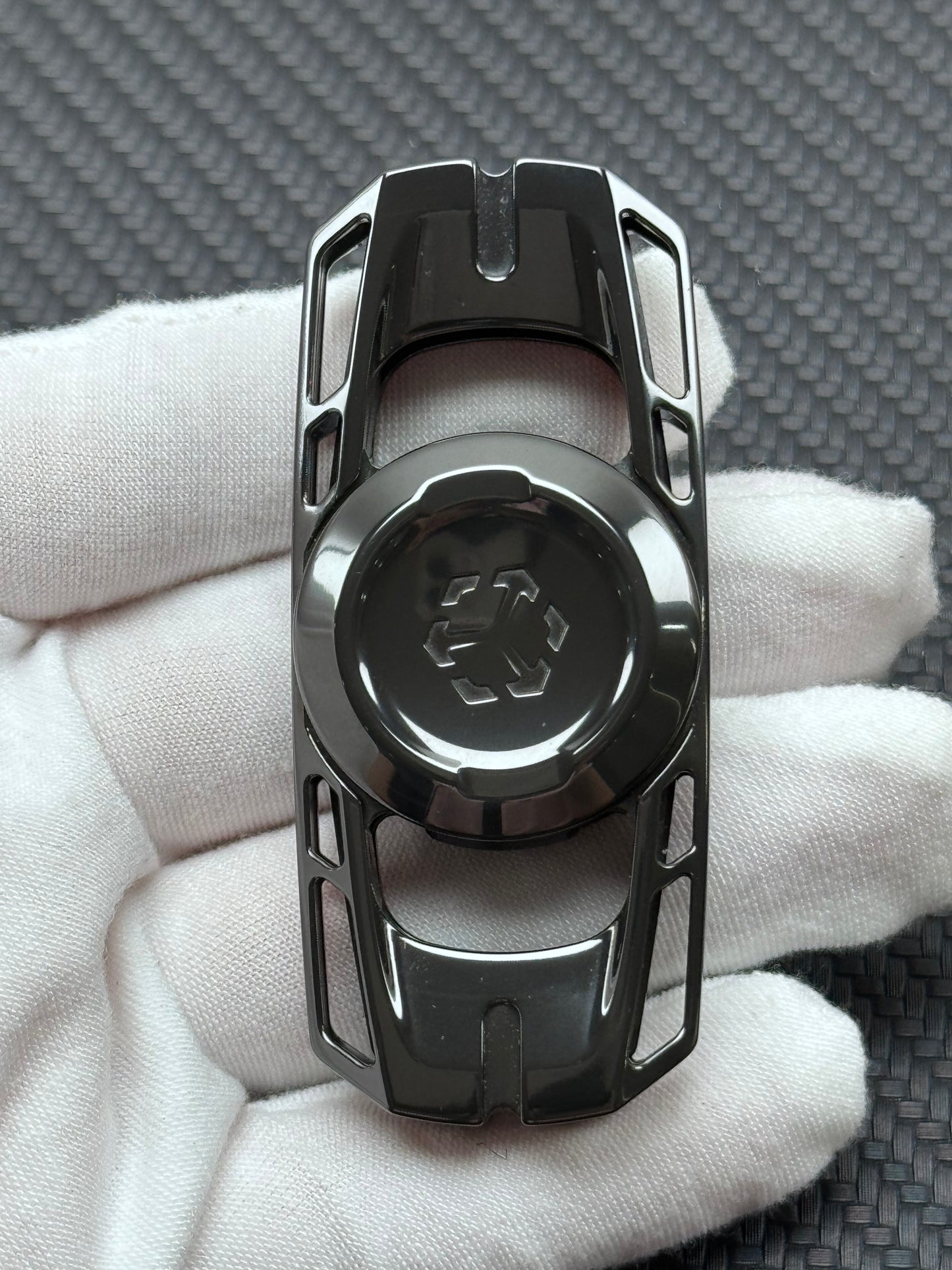 Ling Yin Zirconium