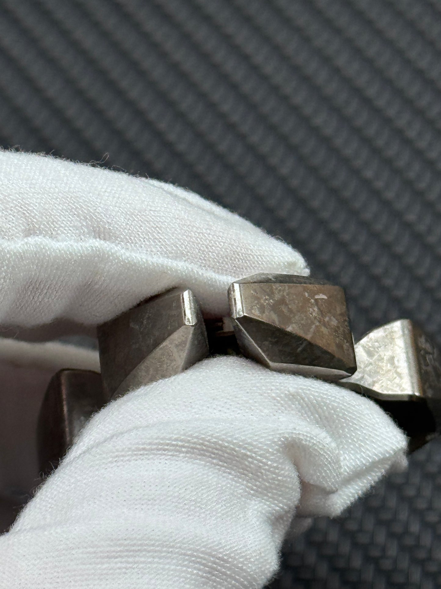 Scorpio Bearing Cap Crystallized Titanium