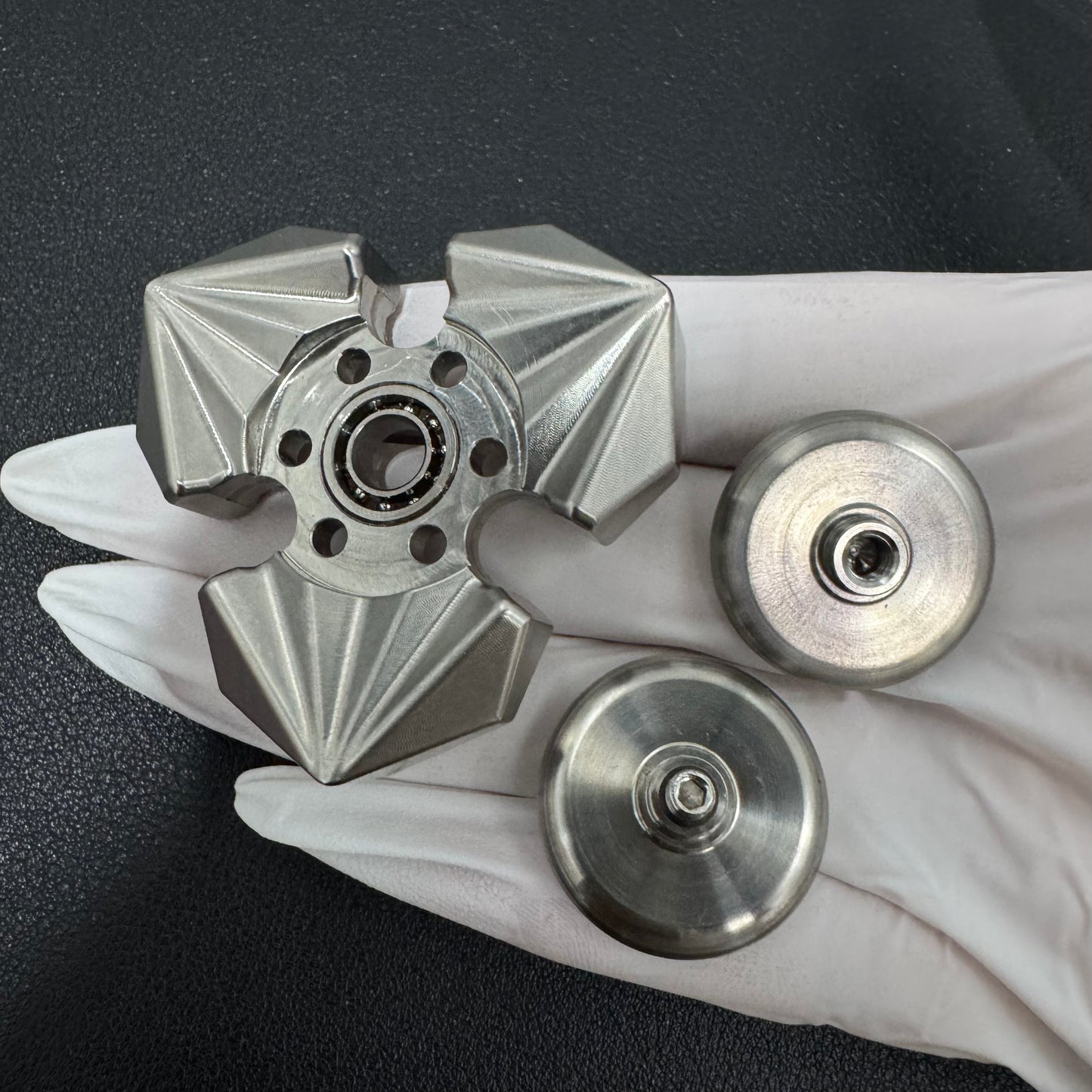 Tri Leaf Crossbone Titanium