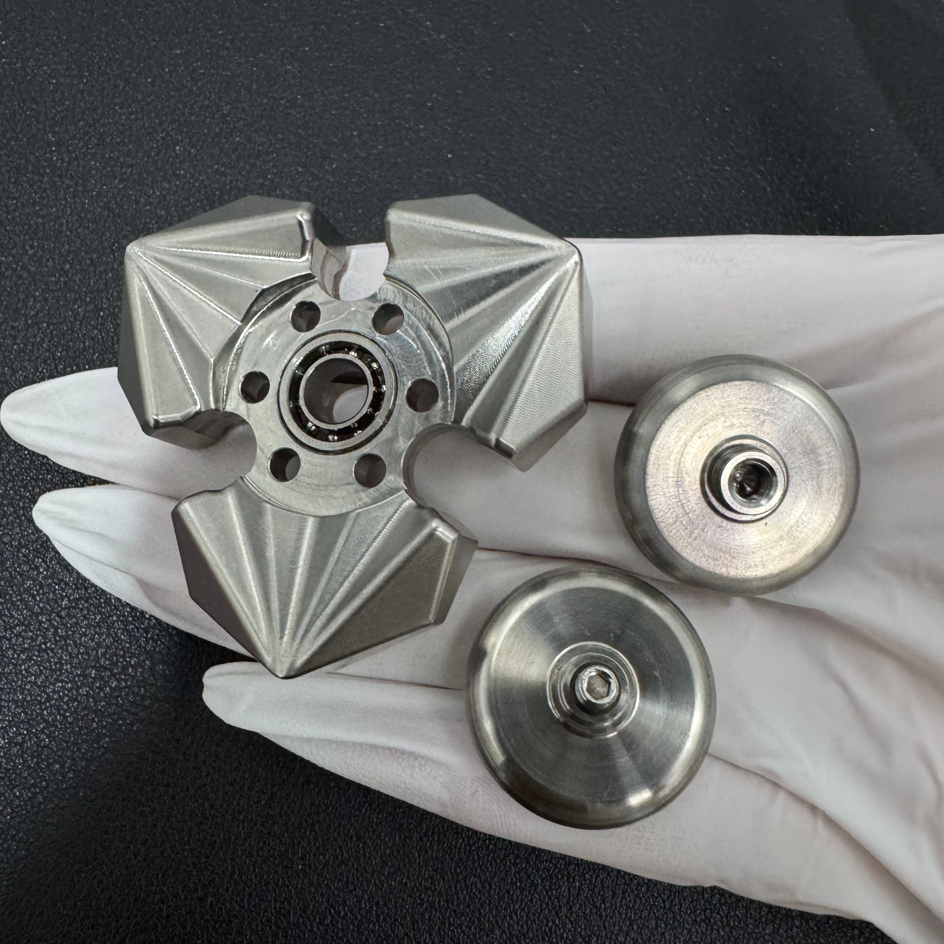 Tri Leaf Crossbone Titanium