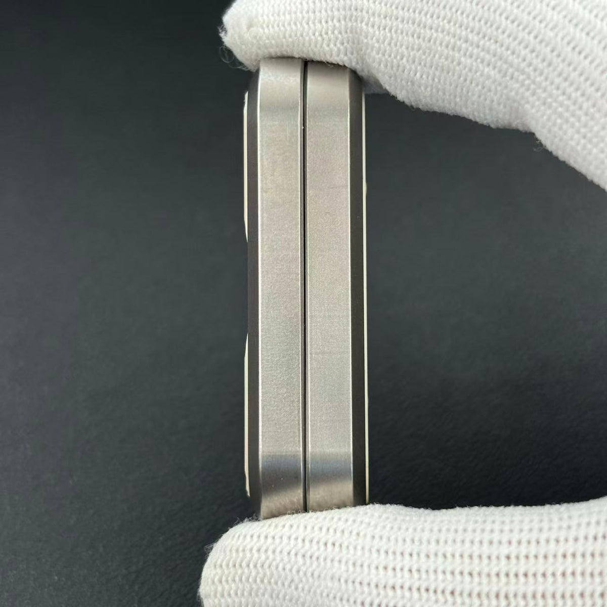 Pipa Plate Titanium