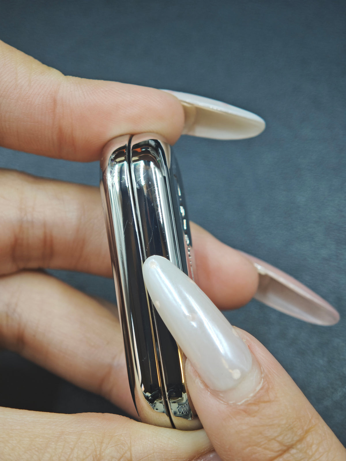 Floating Cloud Titanium