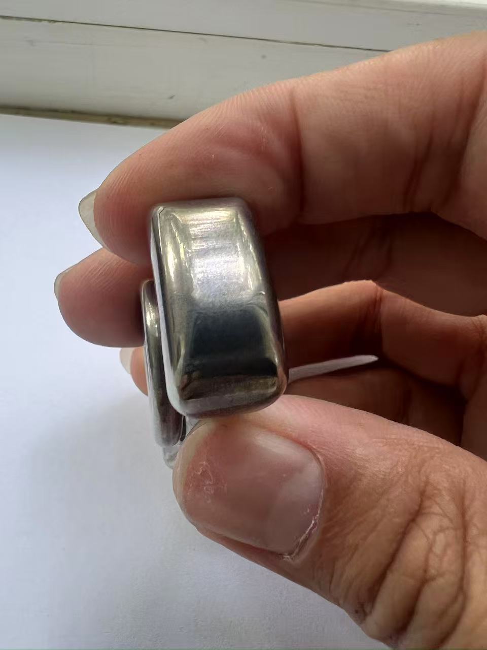 Two-Leaf Horizon Tungsten