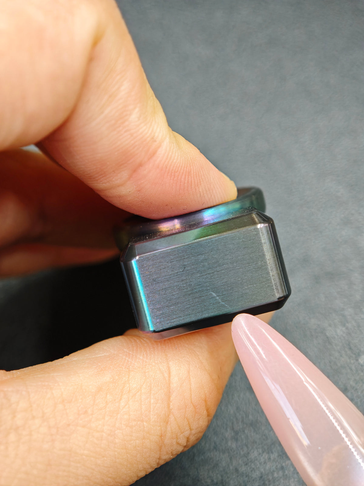 Two-Leaf Impact Zirconium Oil Slick