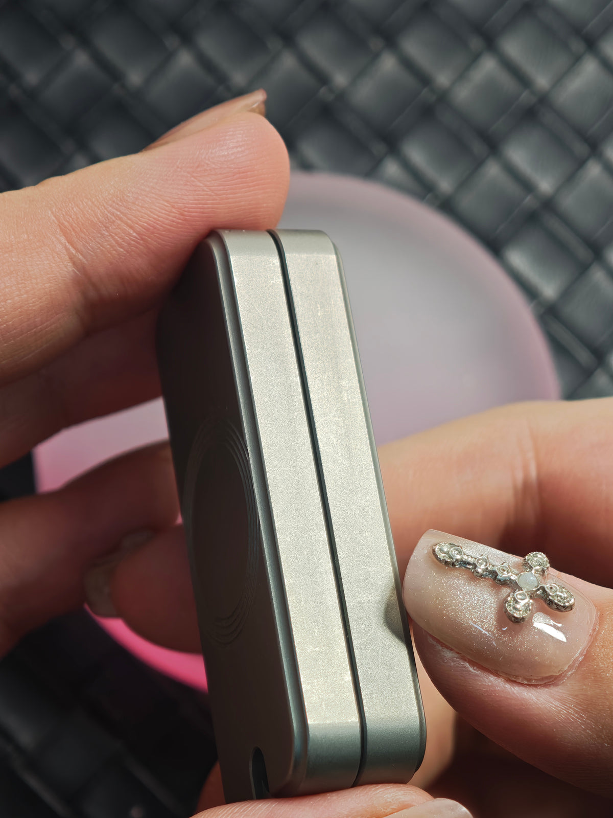 Sugar Cube Titanium