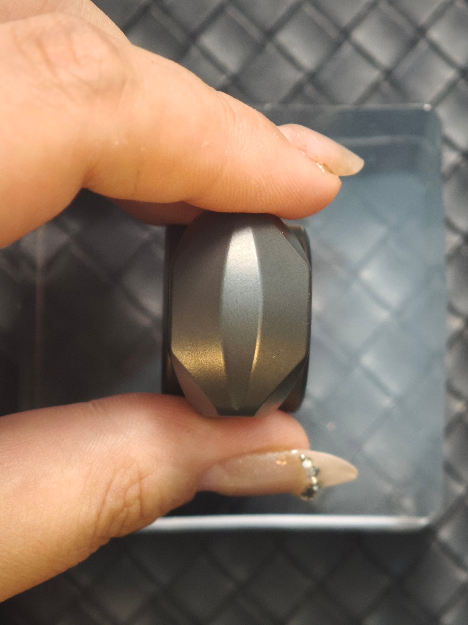 Libra Zirconium