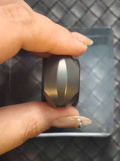 Libra Zirconium