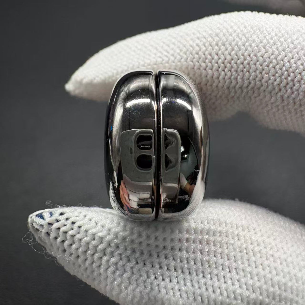 Floating Cloud Titanium Polished