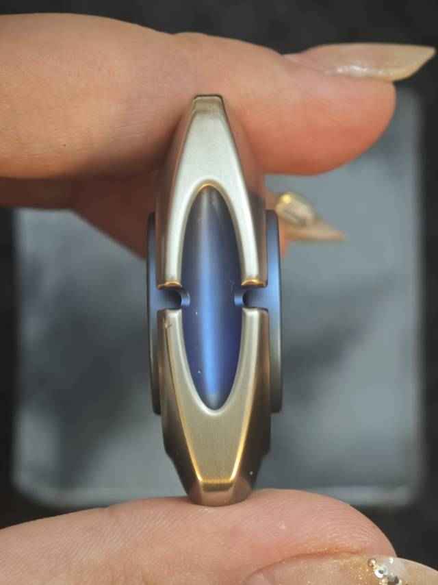 BIT 04 Titanium