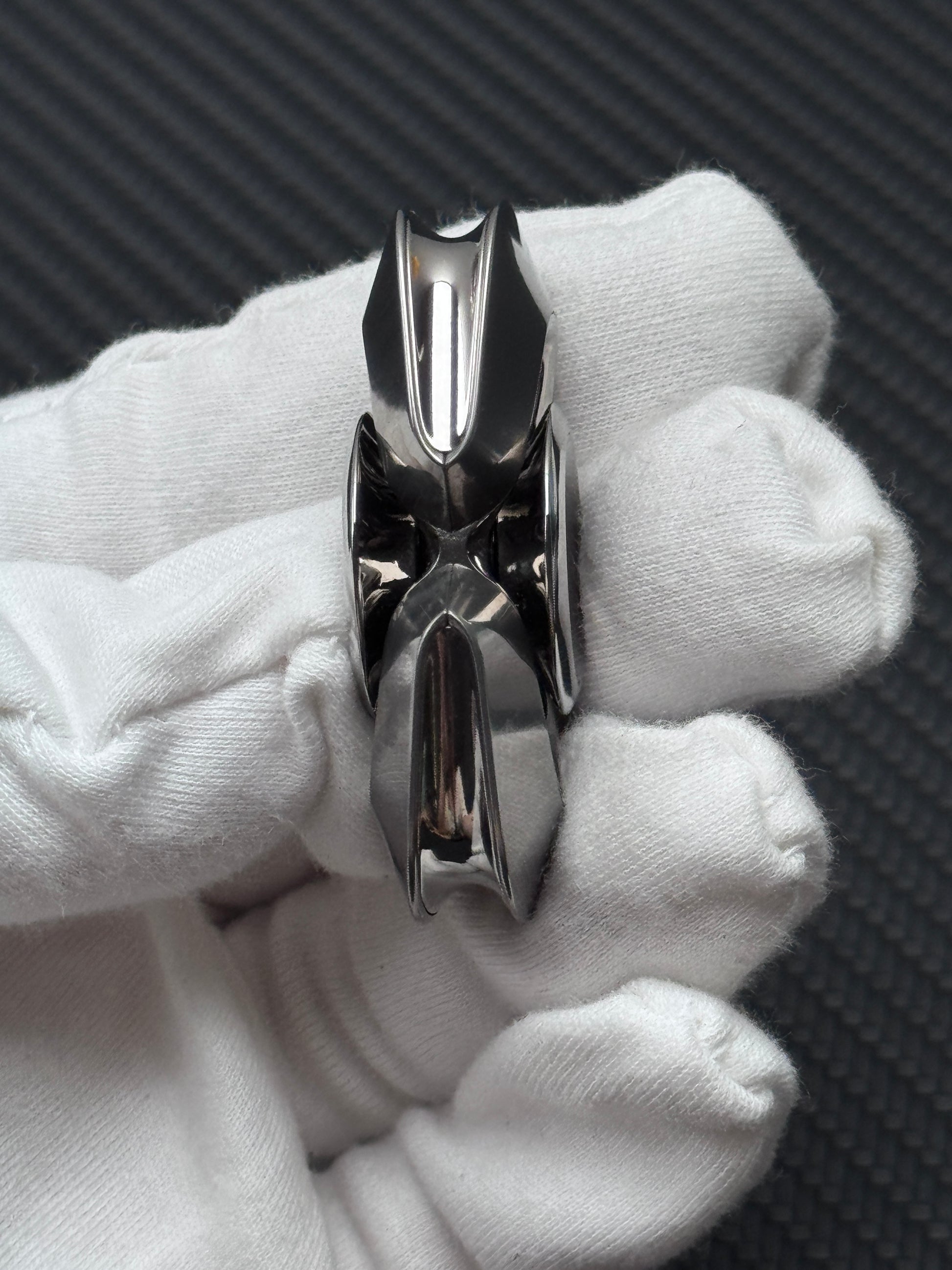 Lentic Titanium