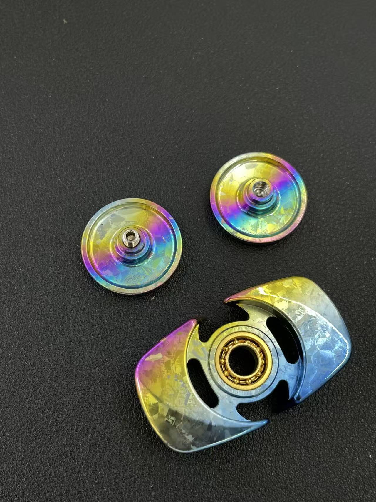 Spinner Crystallized Titanium