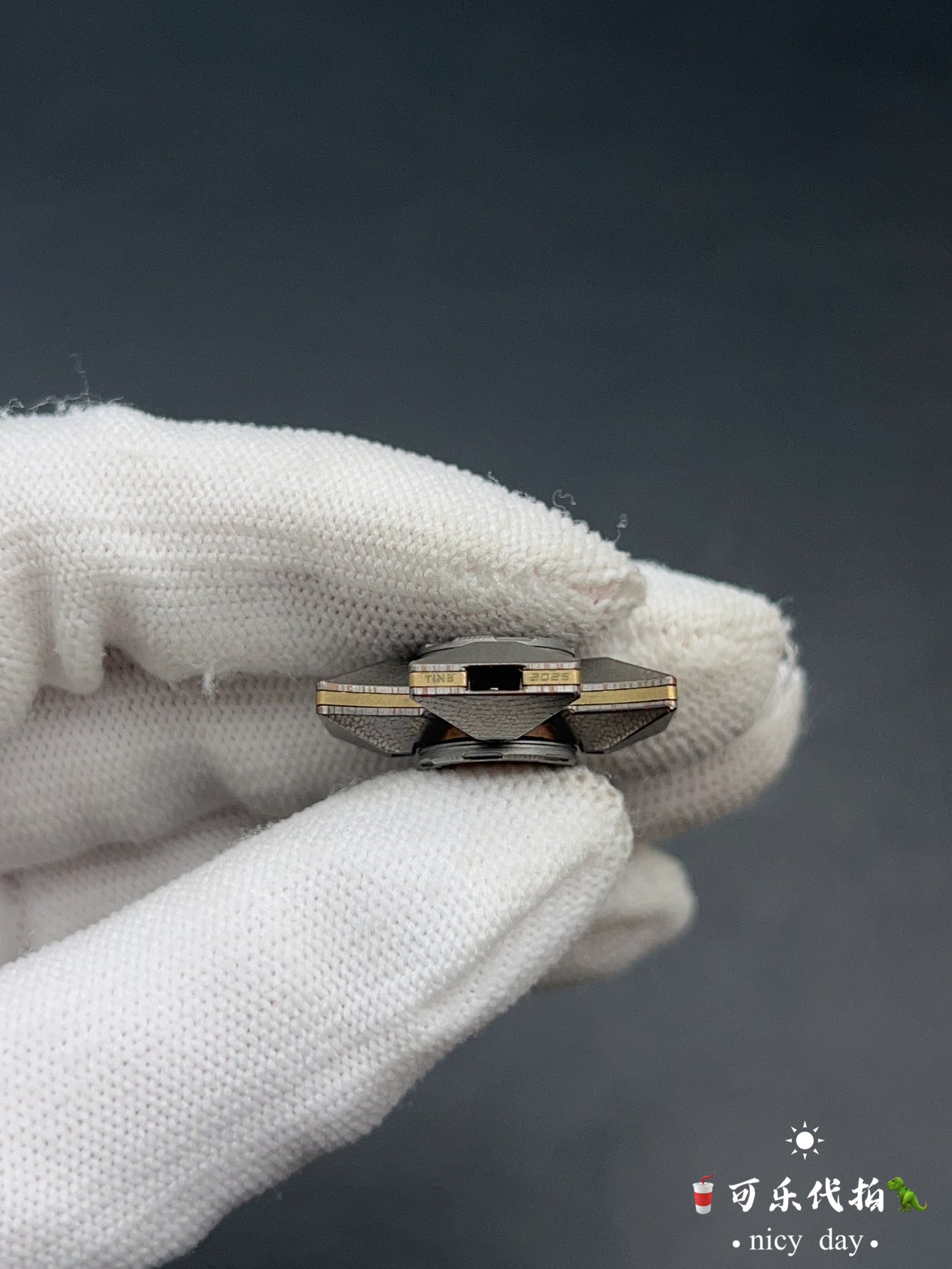 Malta Cross Superconductor