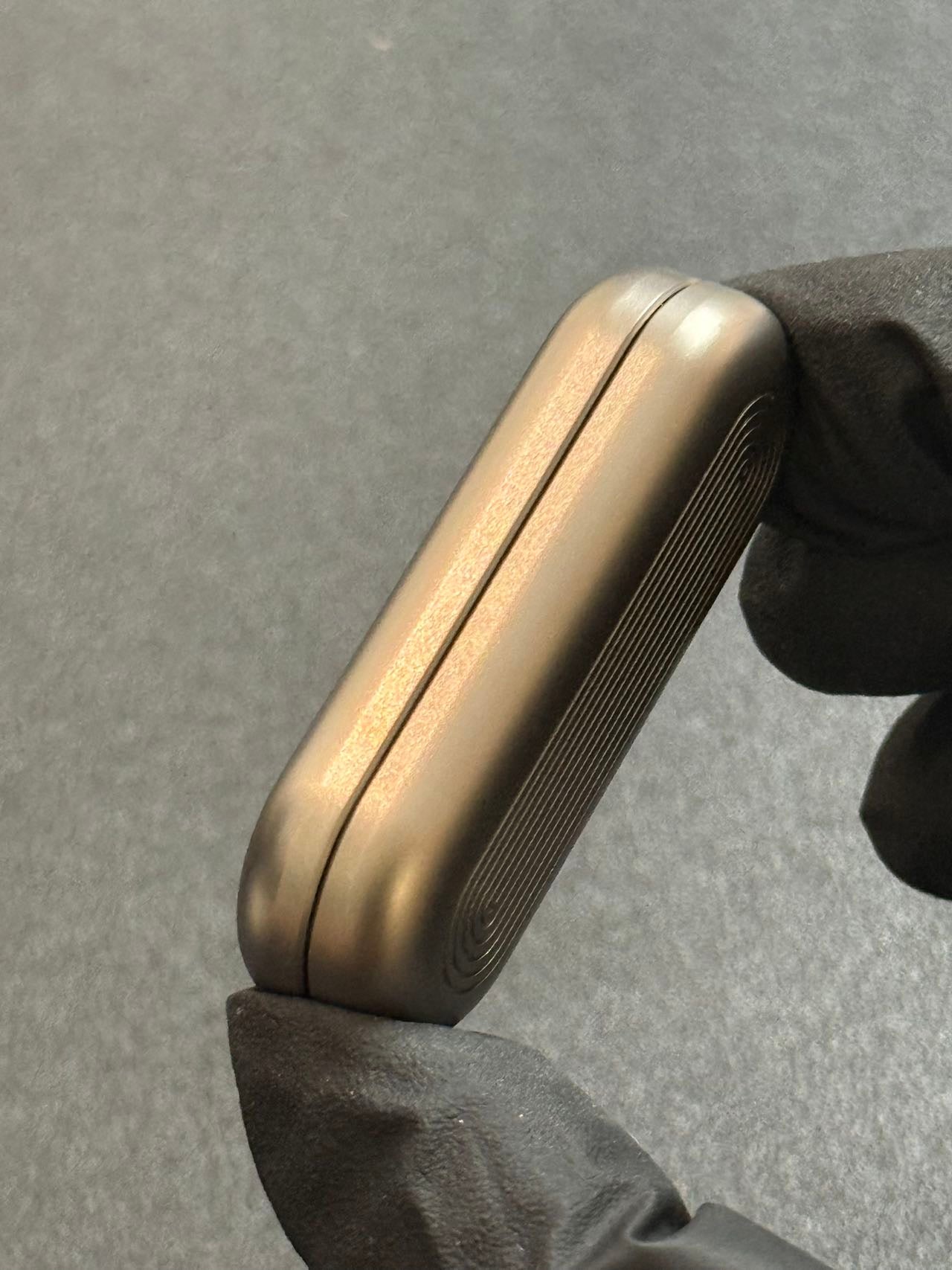 Floating Cloud Titanium