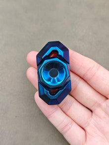 Crystal Twin Leaf Zirconium Polished Oil Slick