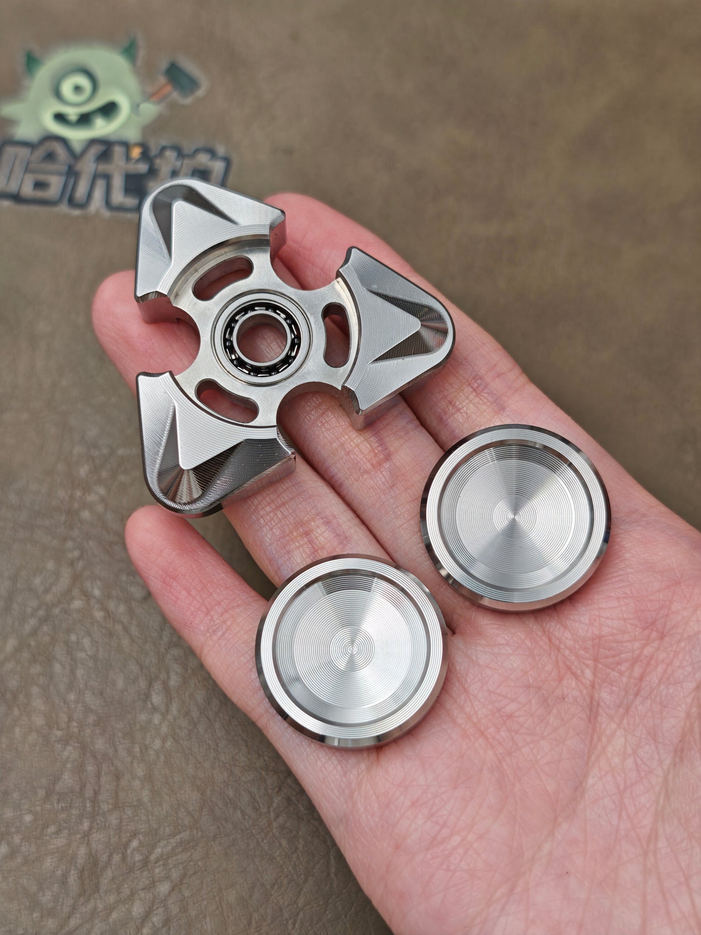 Tri Leaf Vida Stainless Steel