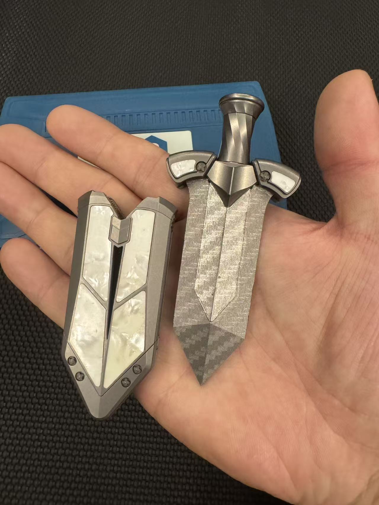 Aroundight MOP Titanium
