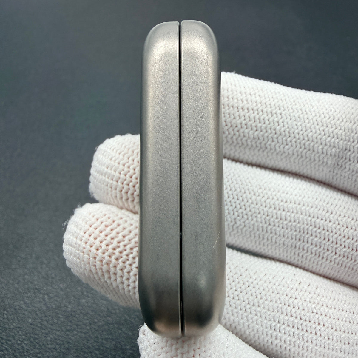 Floating Cloud Titanium