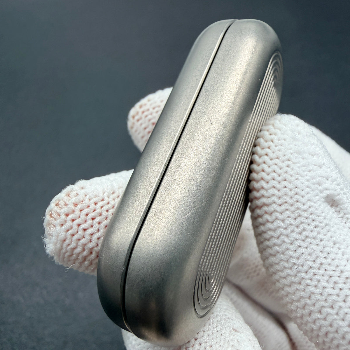 Floating Cloud Titanium