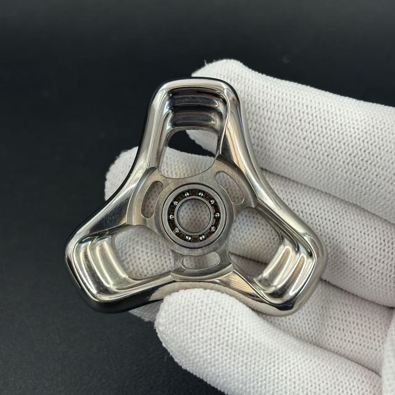 Folding Leaf Mini Titanium Polished