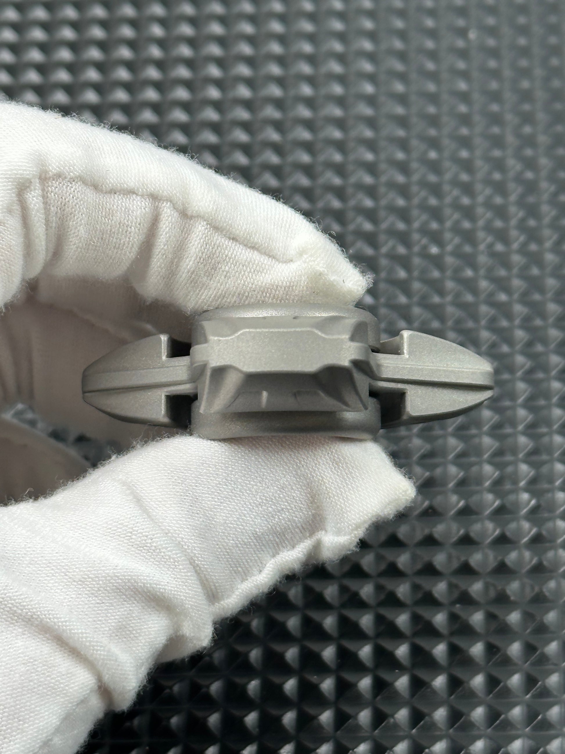 G One Titanium