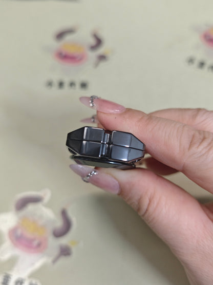 Ling Yin Zirconium