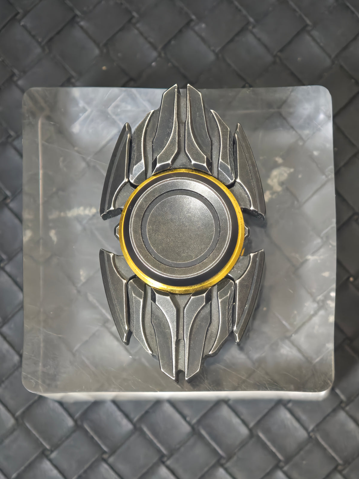 Dark Shell Opening Stainless Steel