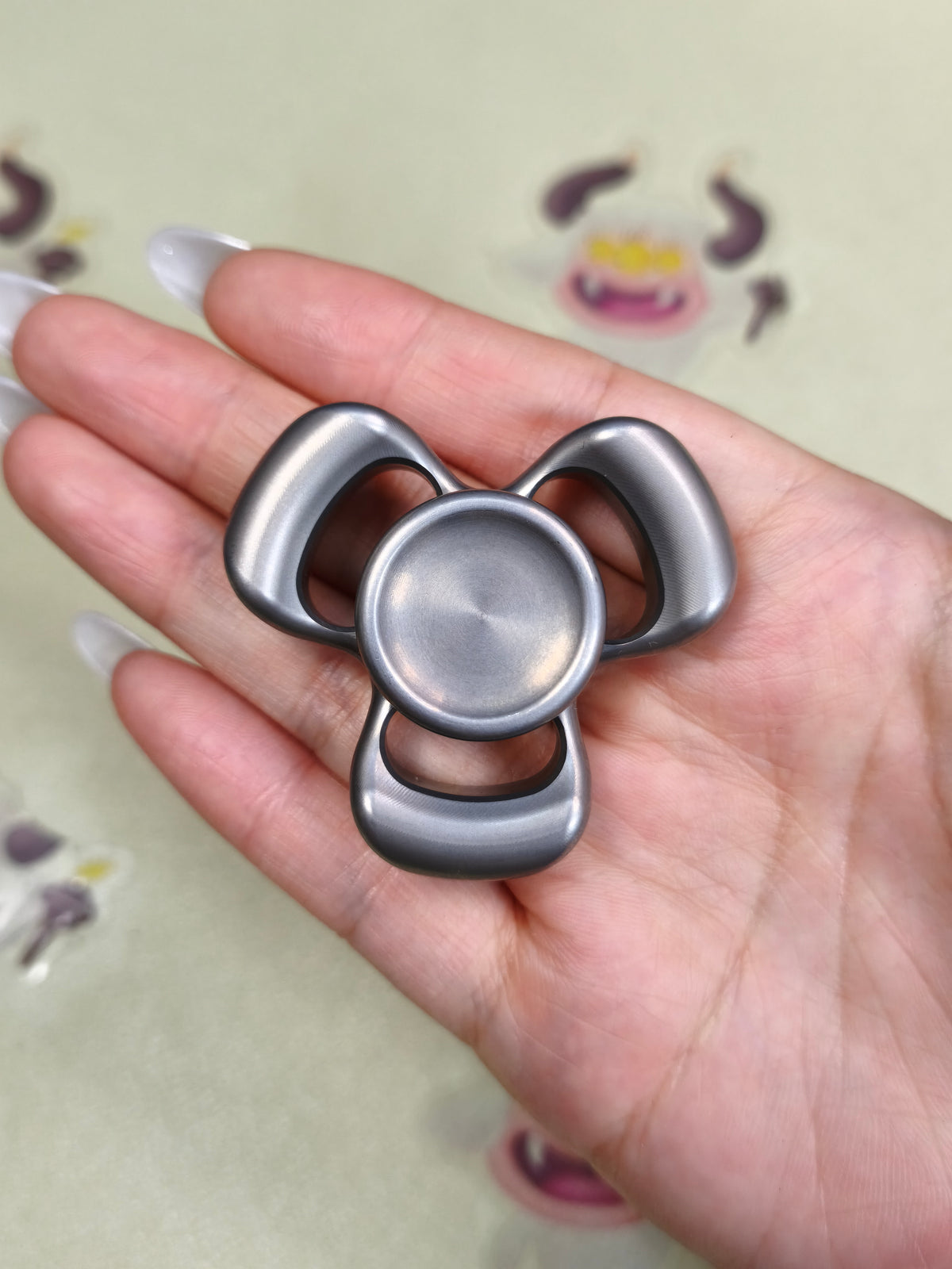 Three-Leaf Horizon Tungsten