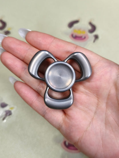 Three-Leaf Horizon Tungsten