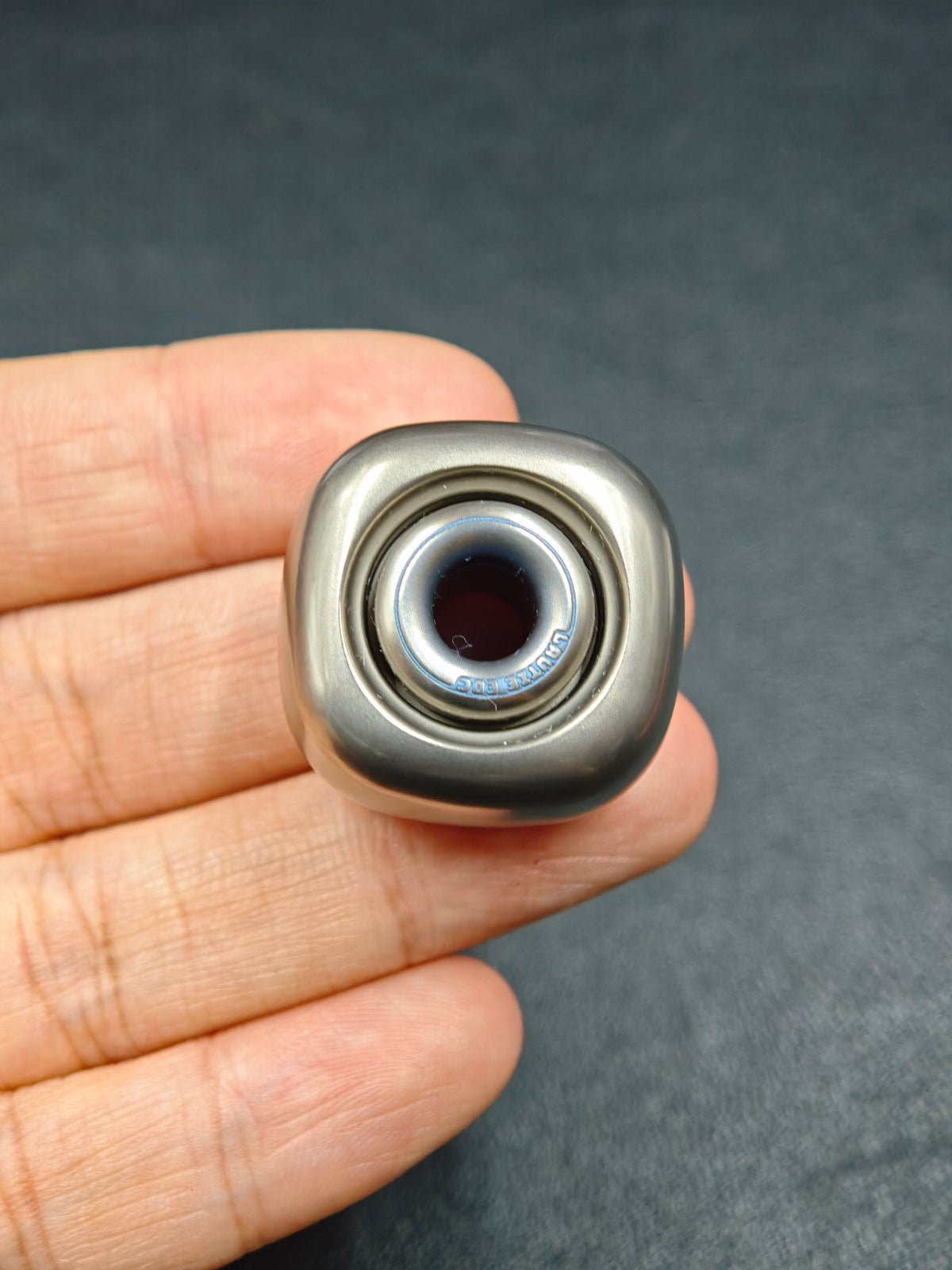 Sugar Cube Titanium