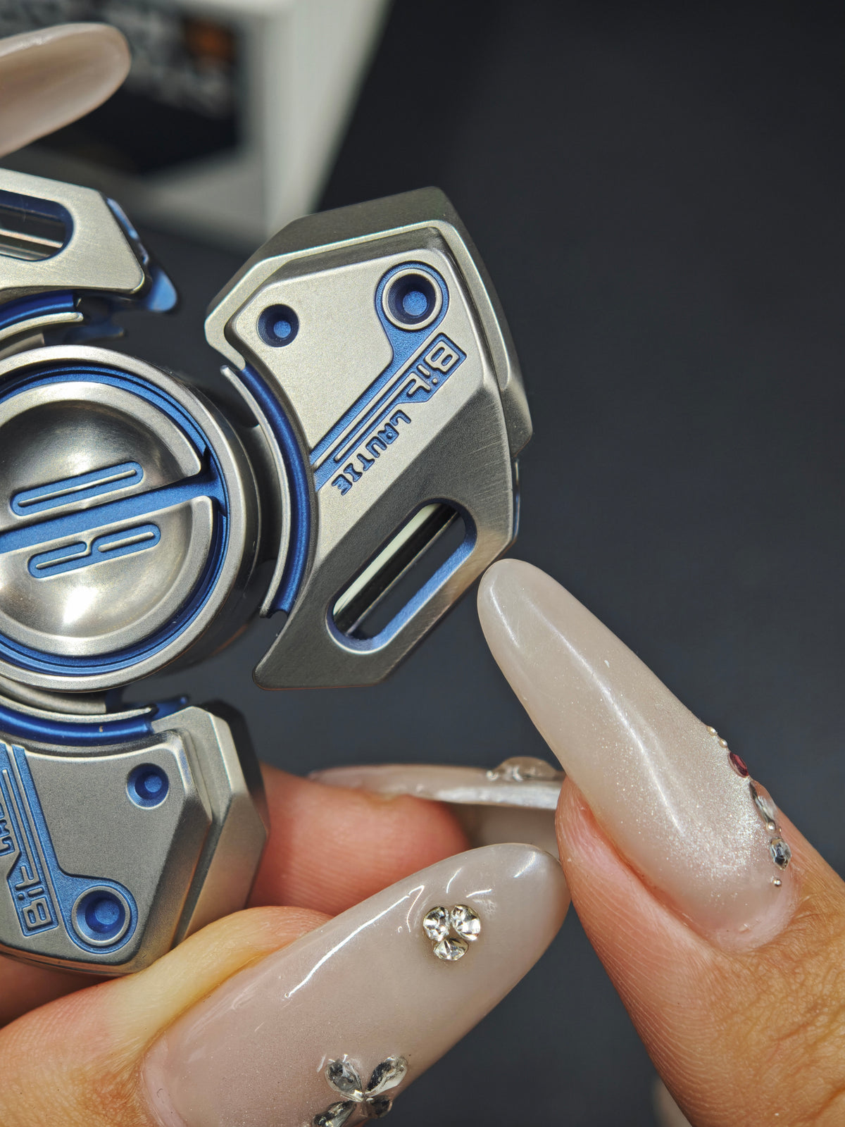 BIT 09 Titanium